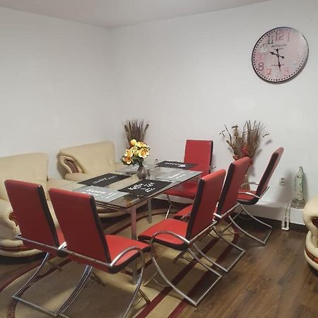 Relax Haus Hotel Vajdahunyad Kültér fotó