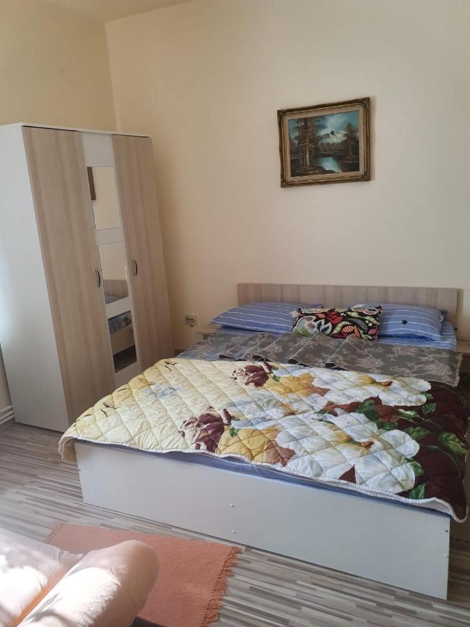 Relax Haus Hotel Vajdahunyad Kültér fotó
