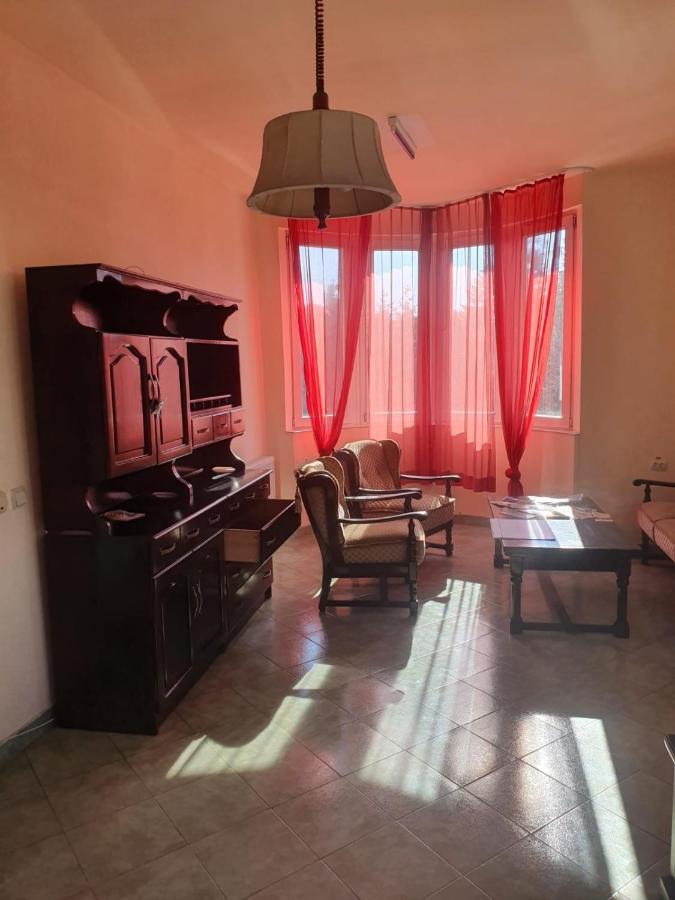 Relax Haus Hotel Vajdahunyad Kültér fotó